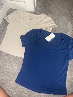 Pink Rose Short Sleeve Scoop Neck Tees - Blue & Cream